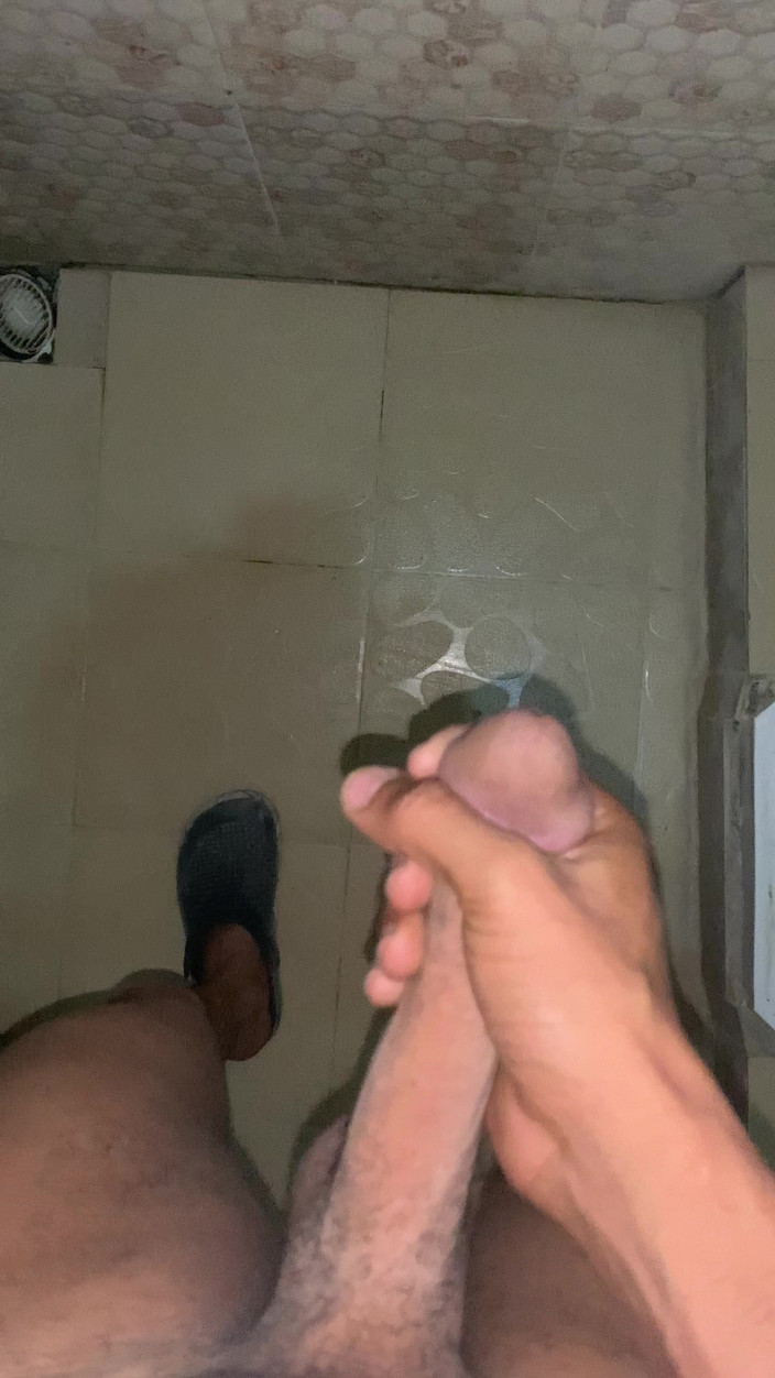 Preek Fans: Masturbándose en el baño de oficina