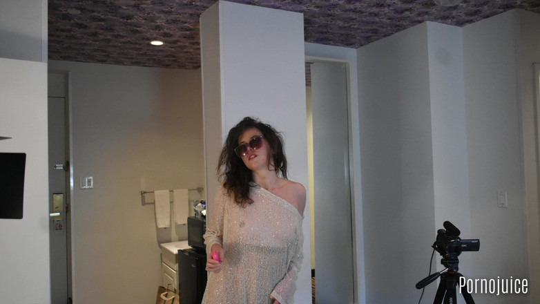 PornoJuice Faphouse: Pelajar seni panas bermain dengan lelaki tua dengan zakar hitam...