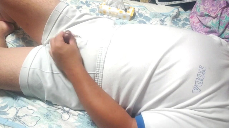 Shinpuuero: Gros vêtements de gym japonais portant une journée de masturbation