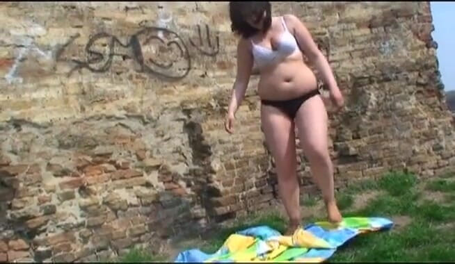 Public Lust: Chubby amateur pounded on the lawn