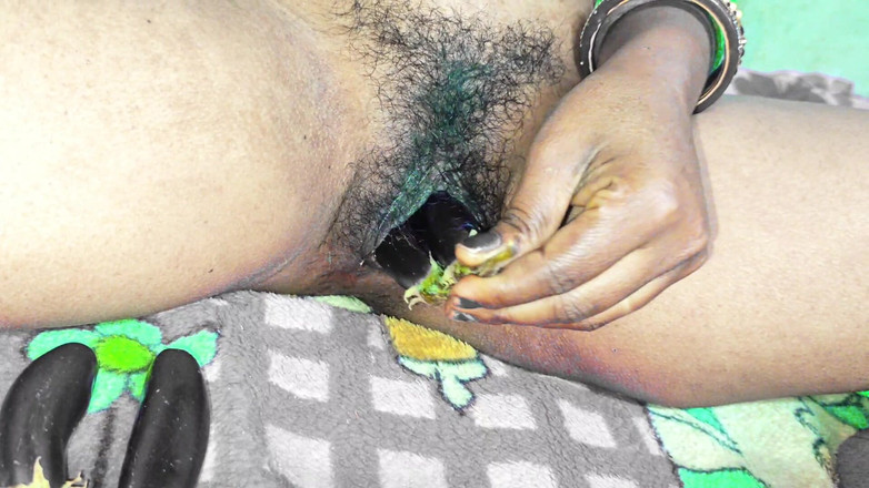 Bangala bhabhi: चूत के अंदर बैंगन सेक्स देसी भाभी मस्ती का समय