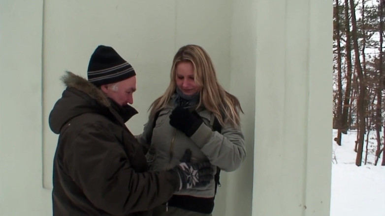 German amateur - 100% German hardcore videos: Man picks up blonde whore and fucks her in snow