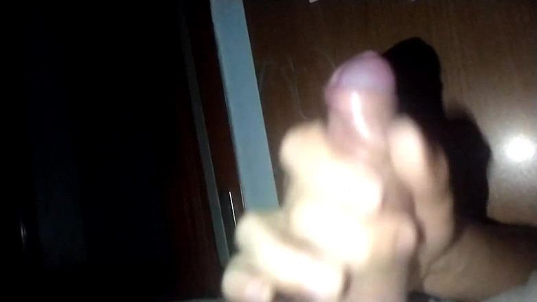 Lo Zborro: La cagna succhia il mio sperma e non pensare a...