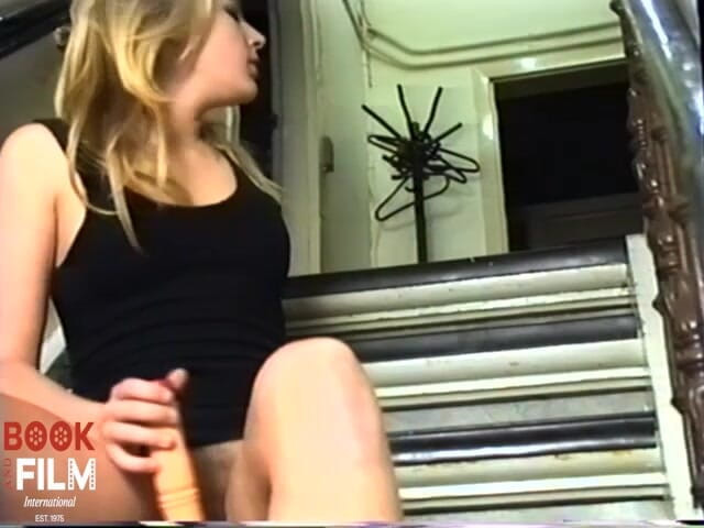 Teenies exposed: 미스터리 열정 무컷 애타게