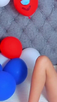 Submissive Gets Fucked Live and Does Everything Her Fans Ask for