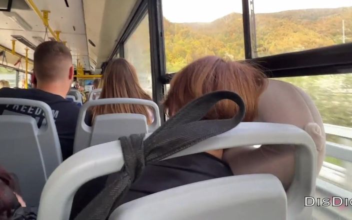 Dis Diger: Cizí dívka si honí a sála mého ptáka v autobuse...