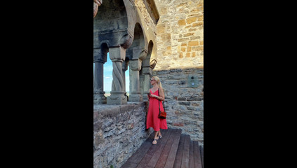 Selena701: I giochi nel letto di selena in rosso