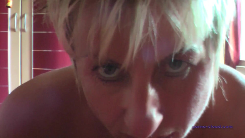 Porno Cloud: Vanessa Cool fisting fun