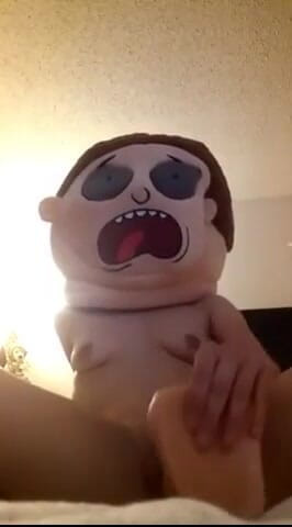 Husband-fist-wife: Morty Mask và một dương vật giả nhỏ màu rám...