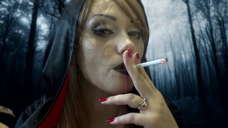 Goddess Misha Goldy: Du wirst einfach gehorchen! Und sei mein Essen wann immer...
