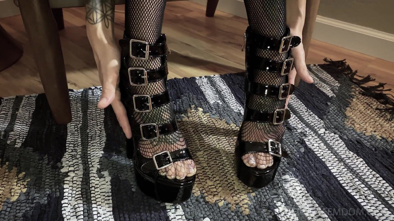 FilthyFemdom: ラテックス・ワーシップ フィーチャー・ジア・ディマルコ