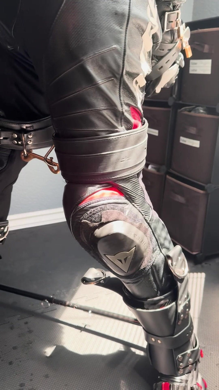 GearFX: 被绑住的橡胶骑乘者