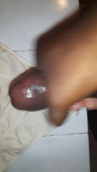 Black guy: Sborrata sulle sue mutandine scena 12