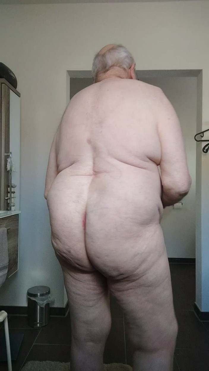 Karlchengeil: Accident in Ass and Punished