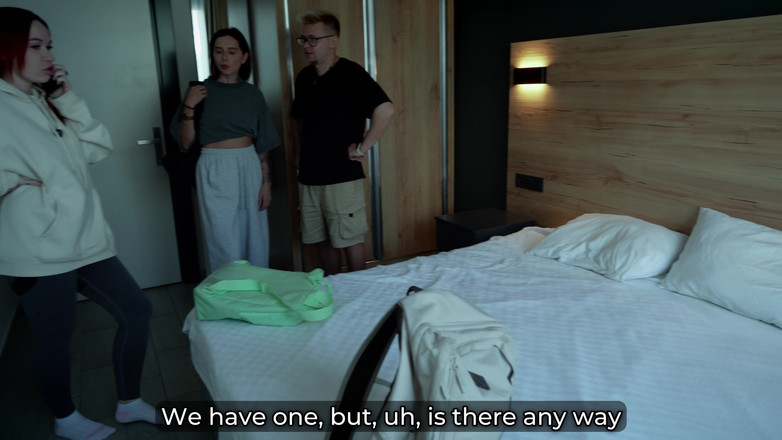 Toma Mur: Stiefmutter Und Stiefschweder Teilen Sich Bett Mit Stiefsohn Im Wilden...