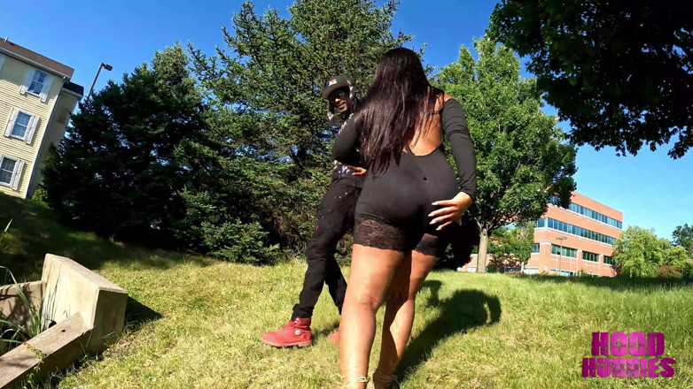 Hood Hunnies: Hood Booty Lacey dipukul pepeknya oleh kote hitam besar