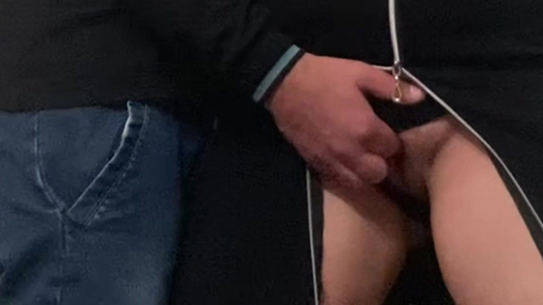 Niki studio: Uff!!一些陌生人肮脏的手指在德国地铁上摩擦我的阴户