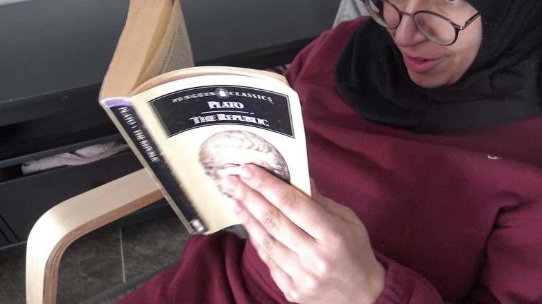 Souzan Halabi: Египетская девушка с большими сиськами трахается с арендодателем в Лондоне