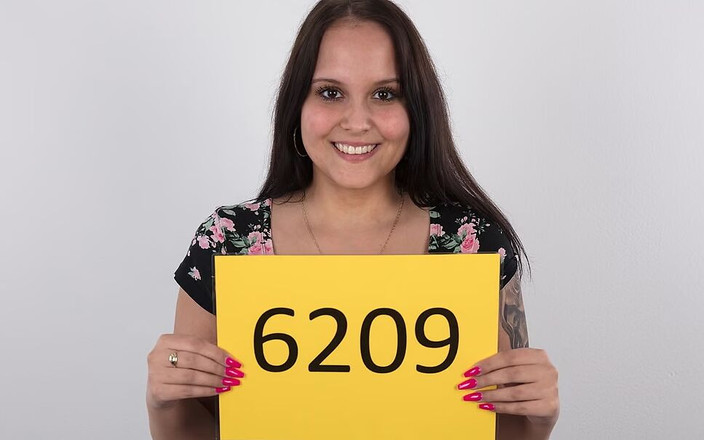 Xvirtual: X Virtual 15 Czechcasting - prsatá 18letá Denisa v 180°