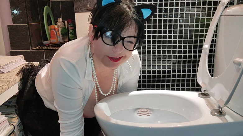 Toilet Mommy: Penghinaan Hukuman Menjilat Tandas Ayah