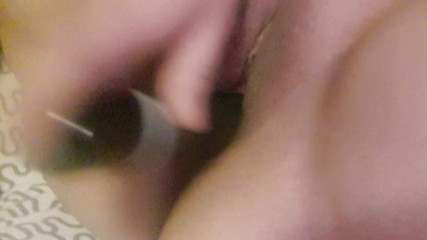 Misstight: Mijn natte geile poesje in een close-up masturbvideo