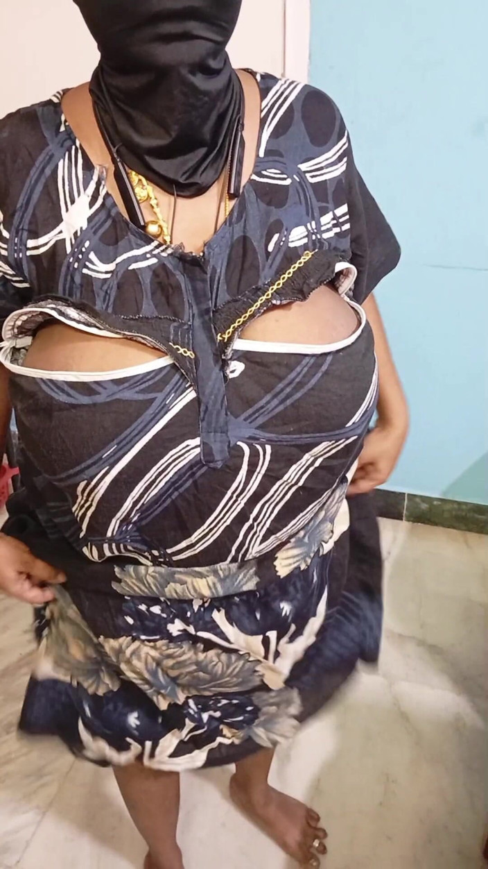 BeautyAnu: Milky Big Boobs Indian Desi Aunty
