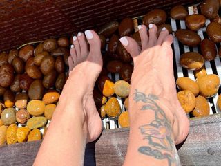 Julia domaina: My Pretty Feet, Long Toes, Soles