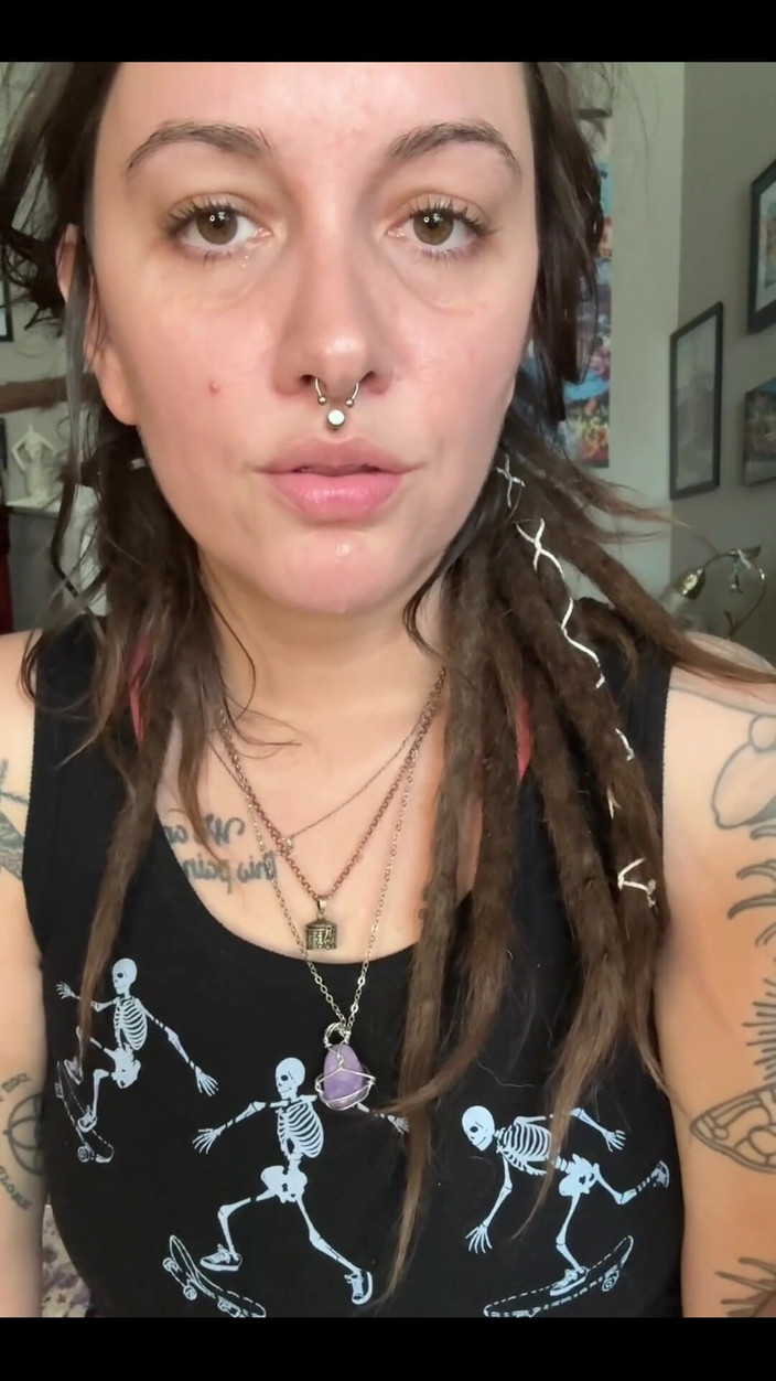 Chery Trees: Надуваю дыма у тебя и пускаю слюни