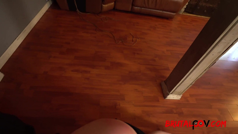 Wild POV: 자지를 빨고 핑거링하는 핫한 십대