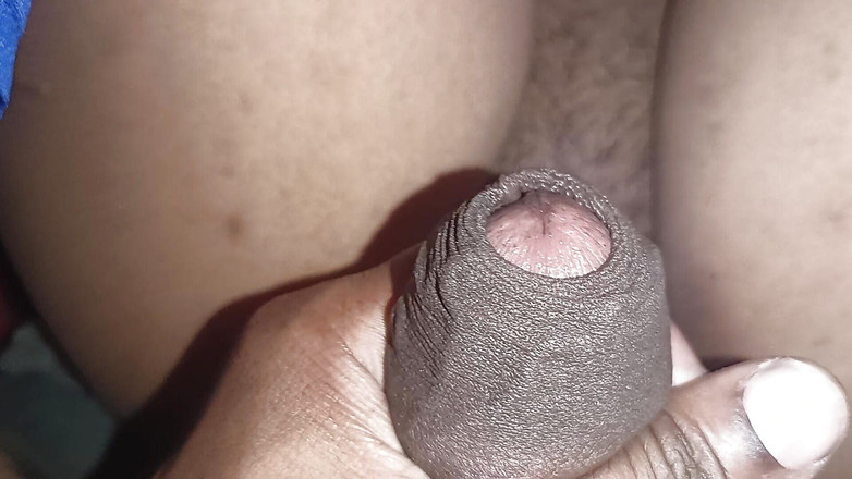 Desi Bhabhi 01: O nouă indiancă bhabhi s-a ales cu cremă din pizdă