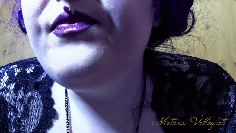 Mxtress Valleycat: Devorând în tăcere tinichele