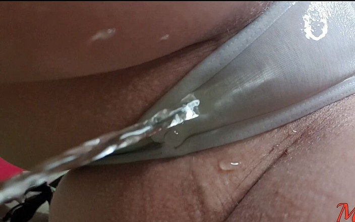 MissAnja_FH: Minúscula tanga branca de xixi compilação 3in1