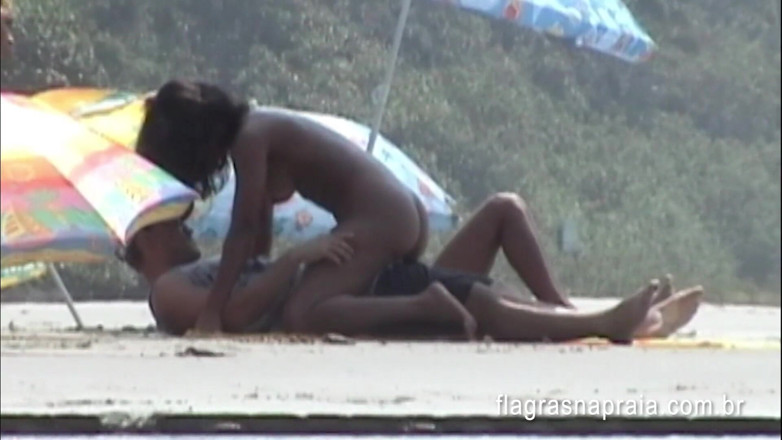 Amateurs videos: I got a blowjob in the middle of the beach