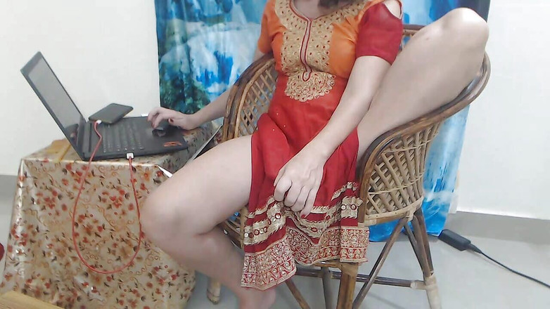 Bolly Karma: Bolly Karma 285 Kogut Play, Flash cycki