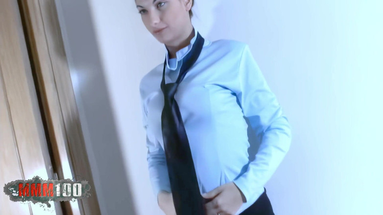 MMM100: Samantha Cruse: Latina che si toglie i vestiti