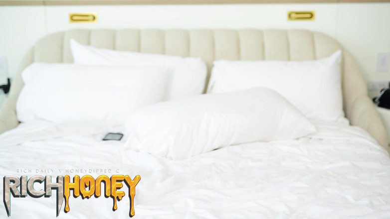 DICKHDDAILY: Mật ong thổi kèn... Nghĩa