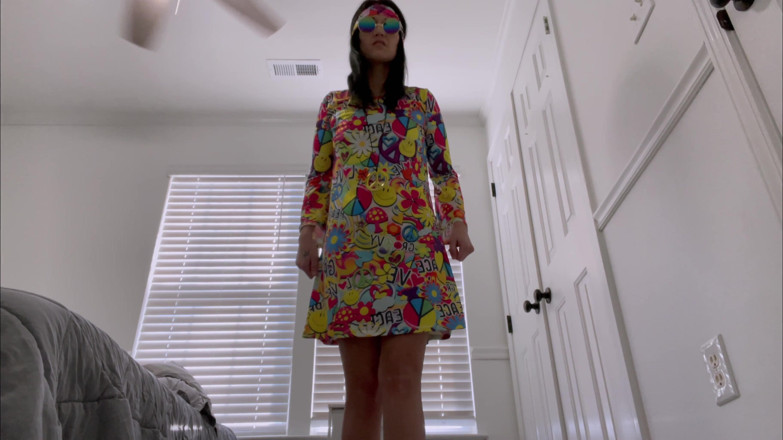 Kink in Time: Devyn's Groovy '60s Giantess Fantasy 4K POV Tiny Surrender czeka!