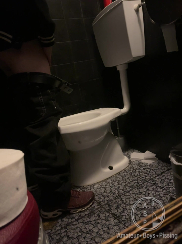 AmateurBoysPissing: Amateur Straight Boy Caught Peeing in a Bar Restroom