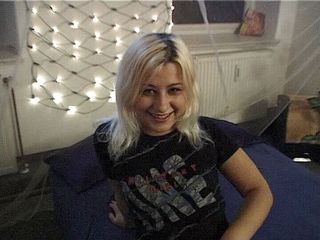 German Classic Porn videos: Hot blonde teen trys the movie business