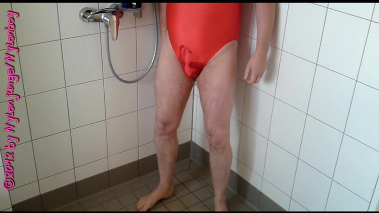 Carmen_Nylonjunge: 水着で放尿