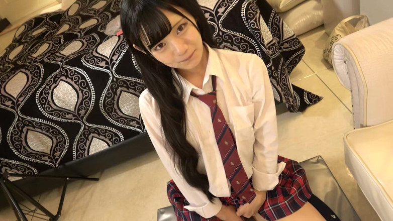 japan banana: 18-jährige japanische Schönheit mit schwarzen Haaren. Süße, schlanke amateurin, blowjob...