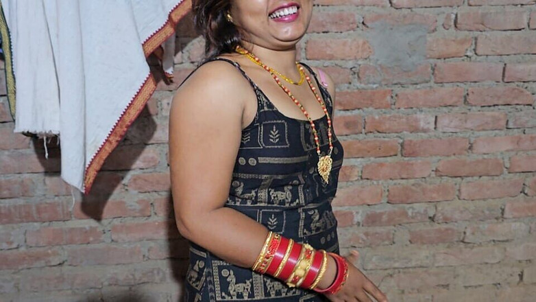 Ranirandi: Volání sousedovy švagrové do domu, švagrová, která šukala celou noc, vypadala úplně sexy