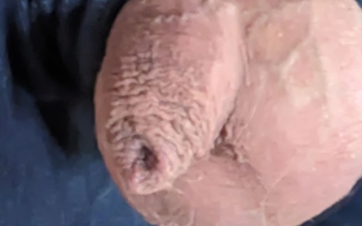 Karlchengeil: My cock - piss and squeeze