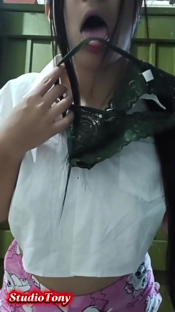 Yuli and tony: Famosa influenciadora Yulieth Gomez mostrando sua vagina quente