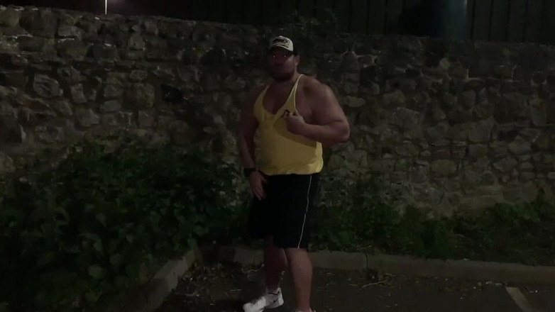 Jack stacked: 在停车场锻炼后