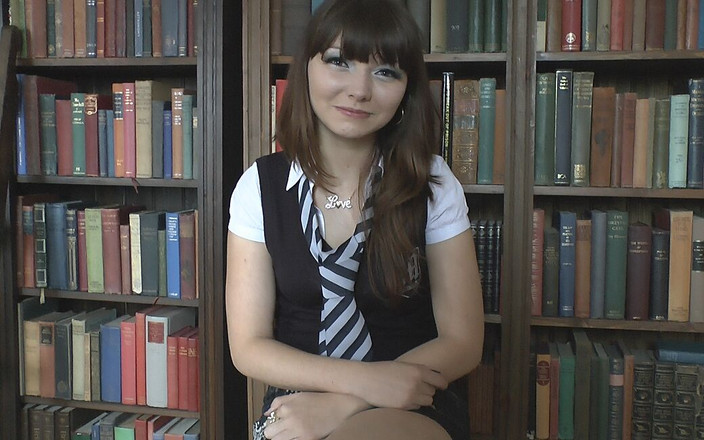 St Mackenzie's Archive: प्रधानाध्यापिका आपके छोटे लंड के बारे में हेलेन का साक्षात्कार लेती है