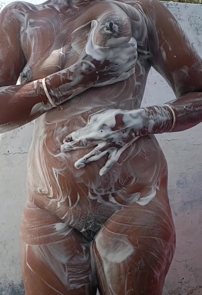 Jayaselvi: My nude bathing show