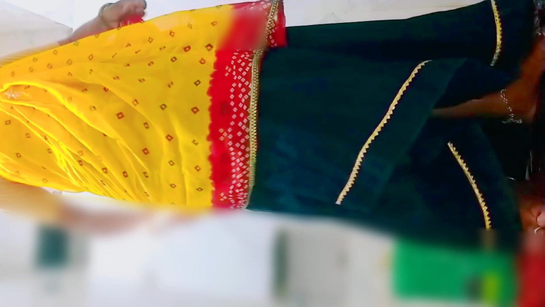 Rakul008: Profesora india Niked Bath. Video viral - maestra de pueblo caliente...