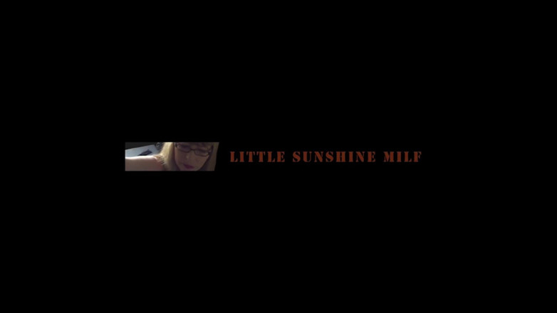 Little Sunshine MILF: Fucking machine double penetration