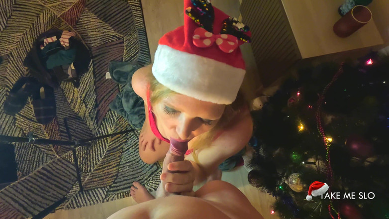 TakeMeSlo: Feliz navidad con la Sra. Ana en una mamada lenta...